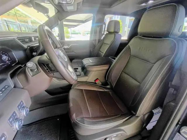 2024 GMC Sierra 2500HD 4WD Crew Cab Standard Bed Denali