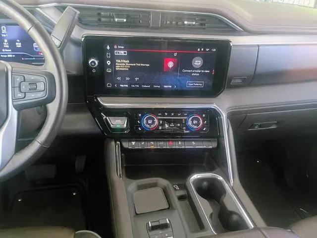 2024 GMC Sierra 2500HD 4WD Crew Cab Standard Bed Denali