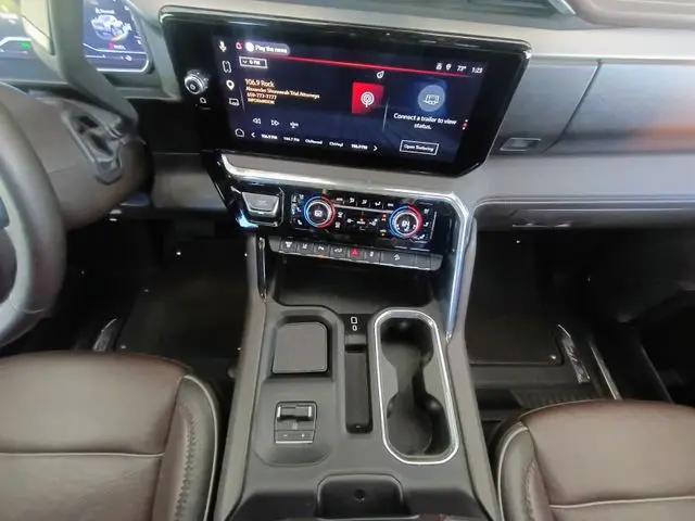 2024 GMC Sierra 2500HD 4WD Crew Cab Standard Bed Denali