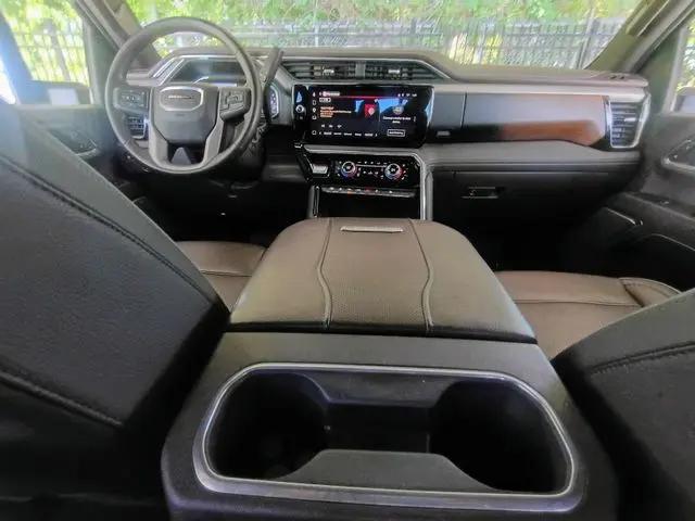 2024 GMC Sierra 2500HD 4WD Crew Cab Standard Bed Denali