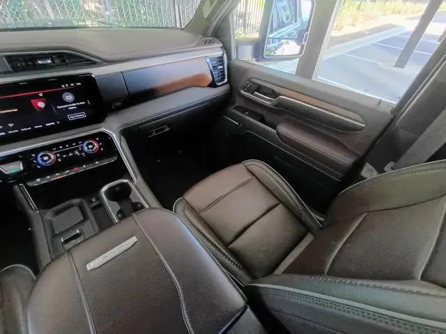 2024 GMC Sierra 2500HD 4WD Crew Cab Standard Bed Denali
