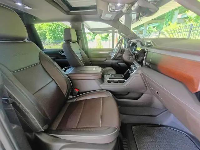 2024 GMC Sierra 2500HD 4WD Crew Cab Standard Bed Denali