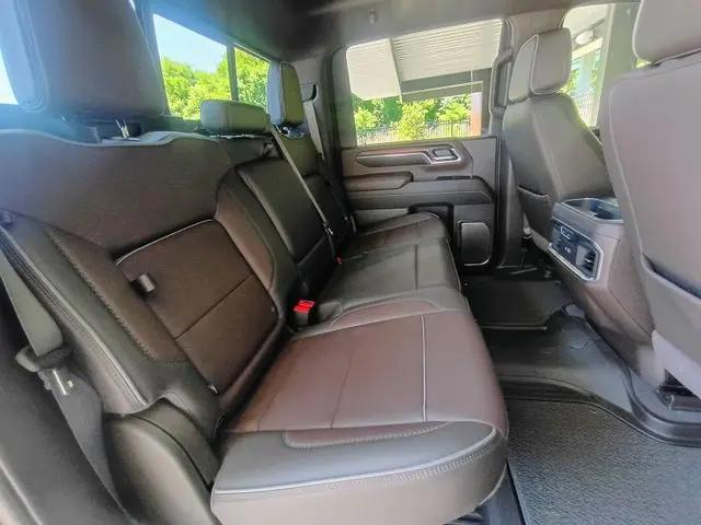2024 GMC Sierra 2500HD 4WD Crew Cab Standard Bed Denali