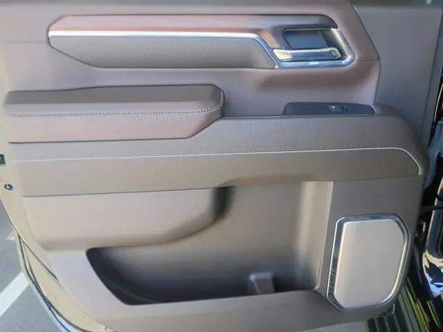 2024 GMC Sierra 2500HD 4WD Crew Cab Standard Bed Denali