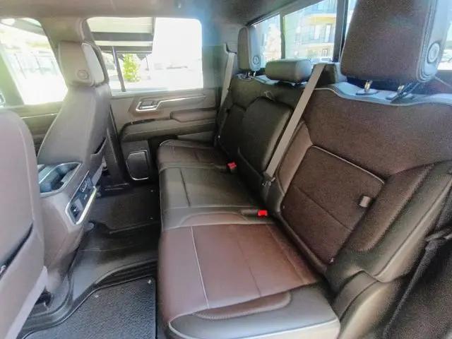 2024 GMC Sierra 2500HD 4WD Crew Cab Standard Bed Denali