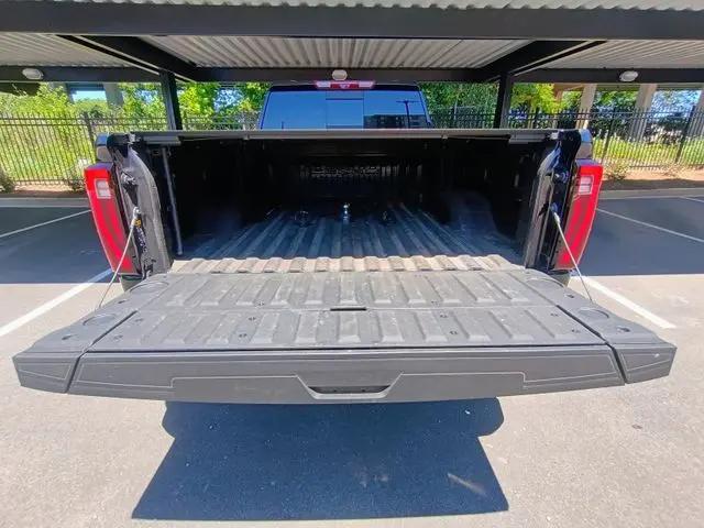 2024 GMC Sierra 2500HD 4WD Crew Cab Standard Bed Denali