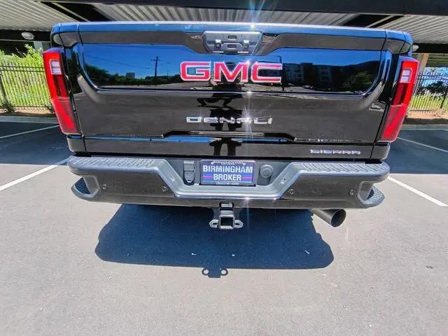 2024 GMC Sierra 2500HD 4WD Crew Cab Standard Bed Denali