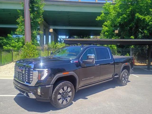 2024 GMC Sierra 2500HD 4WD Crew Cab Standard Bed Denali