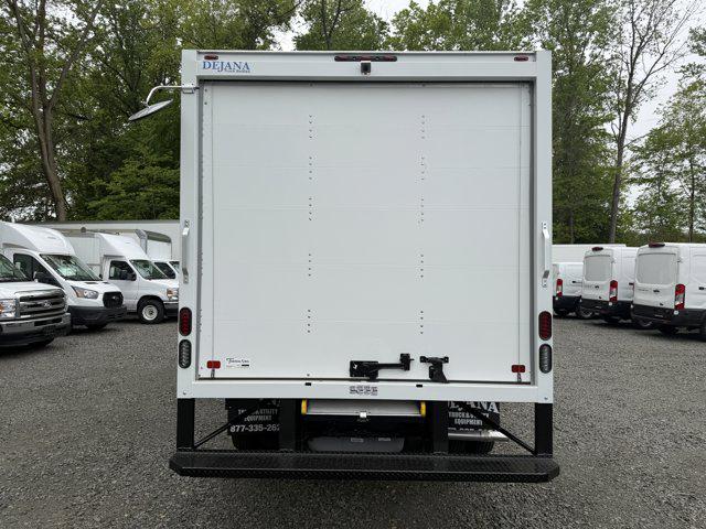 2027 Ford E-Series Cutaway Box Dry Freight