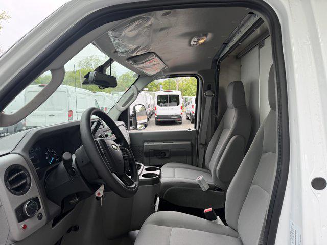 2027 Ford E-Series Cutaway Box Dry Freight