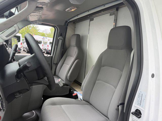 2027 Ford E-Series Cutaway Box Dry Freight
