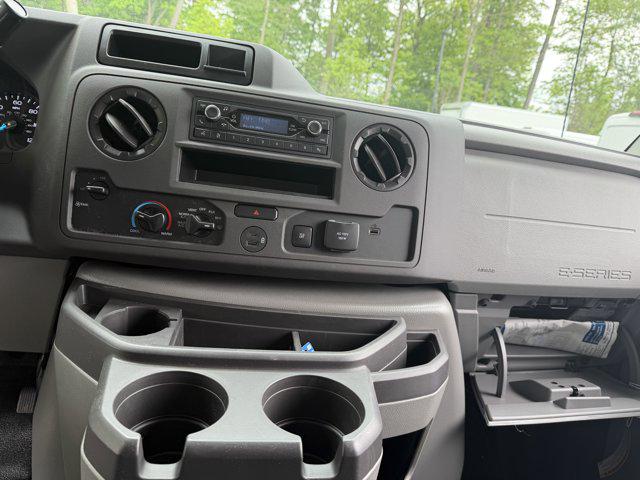 2027 Ford E-Series Cutaway Box Dry Freight