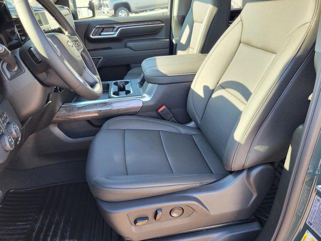 2026 Chevrolet Silverado 3500HD Crew Cab, Long Bed, LTZ Dual Rear Wheel, RWD
