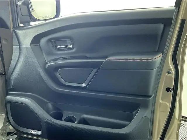 2024 Nissan Titan Crew Cab PRO-4X 4x4