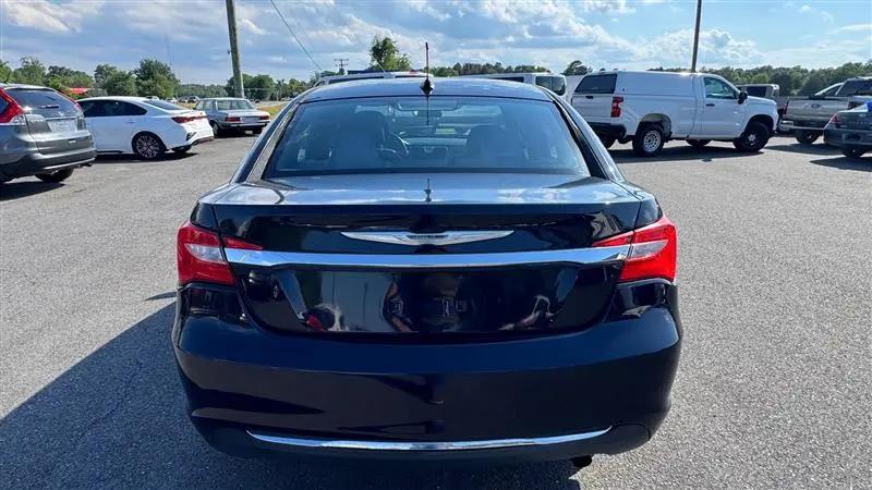 2014 Chrysler 200 LX