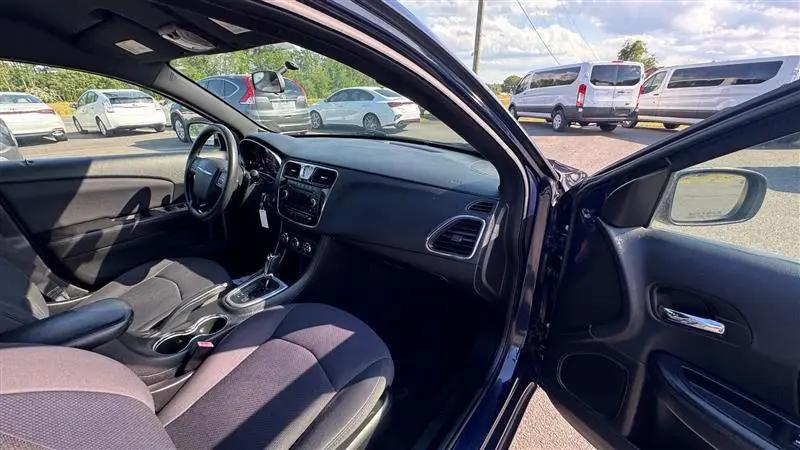 2014 Chrysler 200 LX