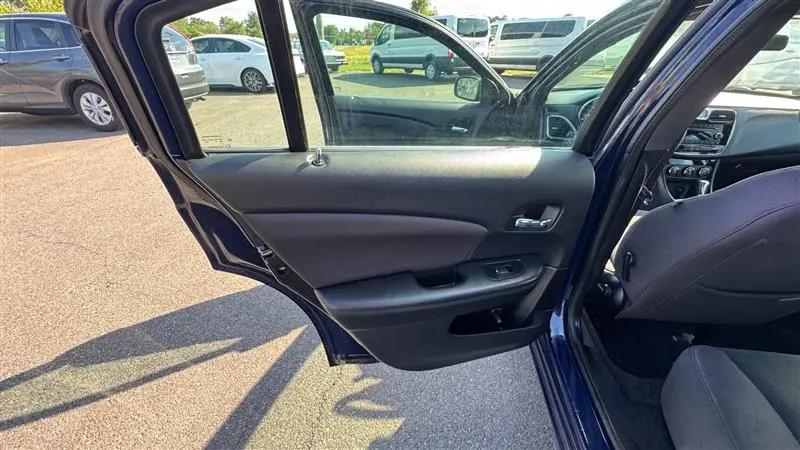 2014 Chrysler 200 LX