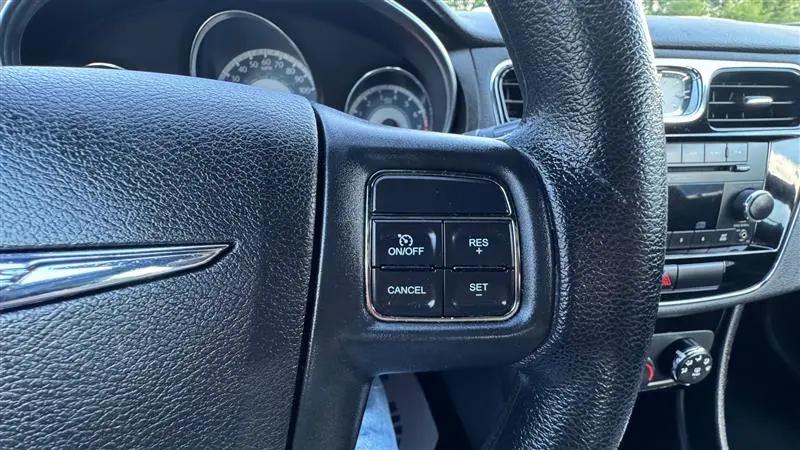 2014 Chrysler 200 LX