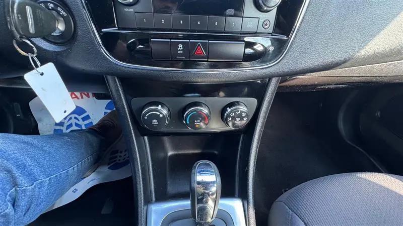 2014 Chrysler 200 LX