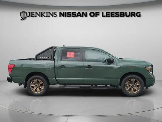 2024 Nissan Titan Crew Cab SV 4x2
