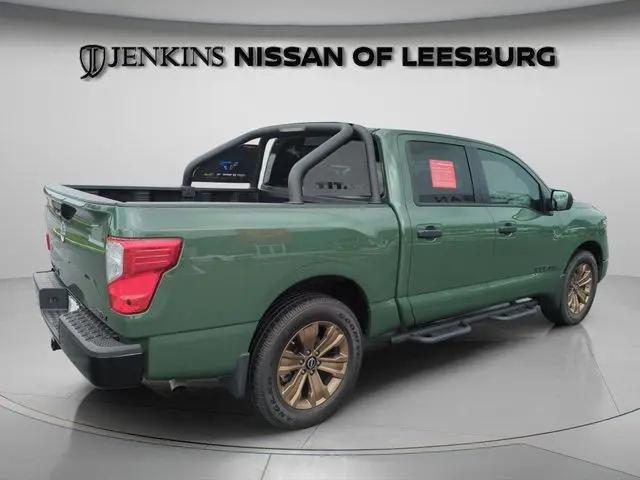 2024 Nissan Titan Crew Cab SV 4x2