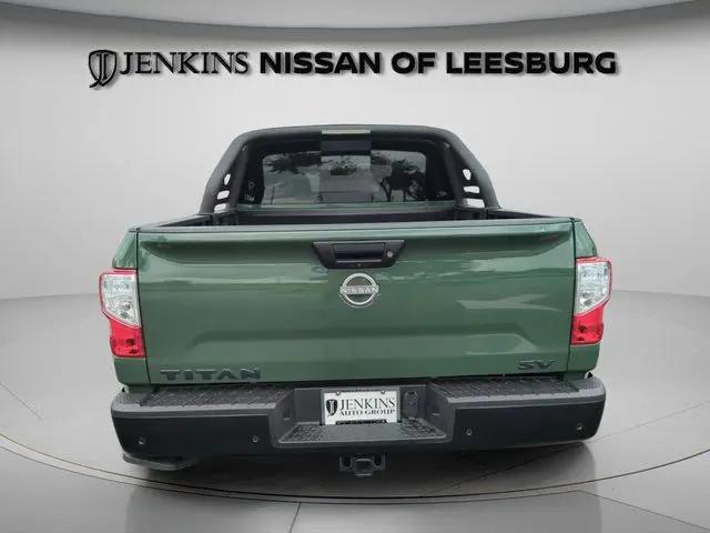 2024 Nissan Titan Crew Cab SV 4x2