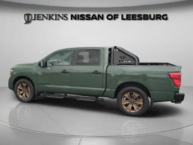 2024 Nissan Titan Crew Cab SV 4x2