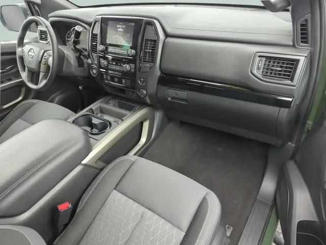 2024 Nissan Titan Crew Cab SV 4x2