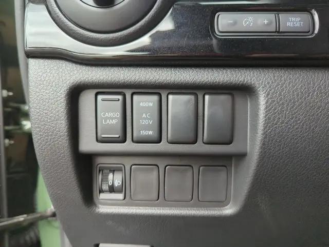 2024 Nissan Titan Crew Cab SV 4x2