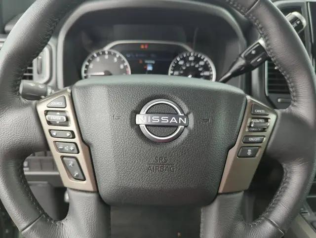 2024 Nissan Titan Crew Cab SV 4x2