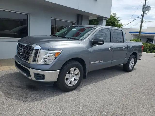2018 Nissan Titan SV