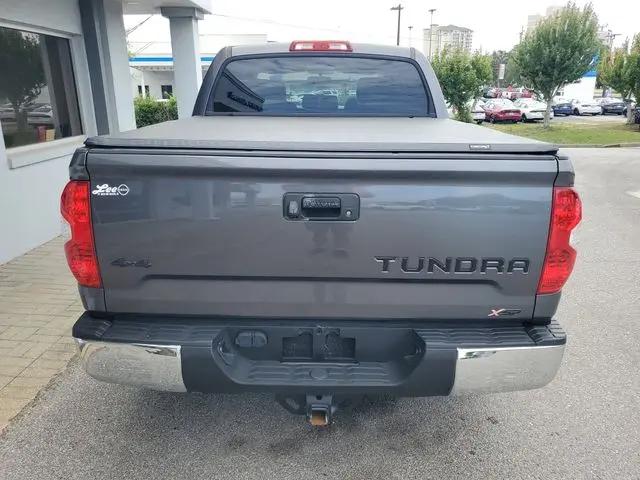 2017 Toyota Tundra SR5 5.7L V8