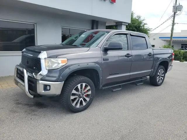 2017 Toyota Tundra SR5 5.7L V8