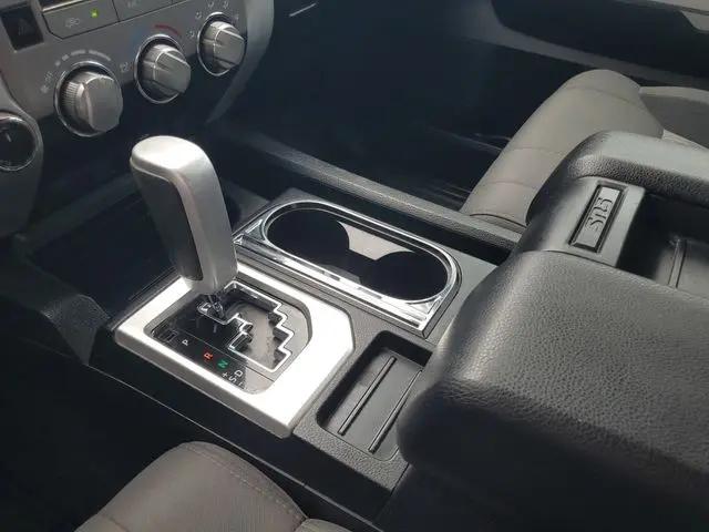 2017 Toyota Tundra SR5 5.7L V8