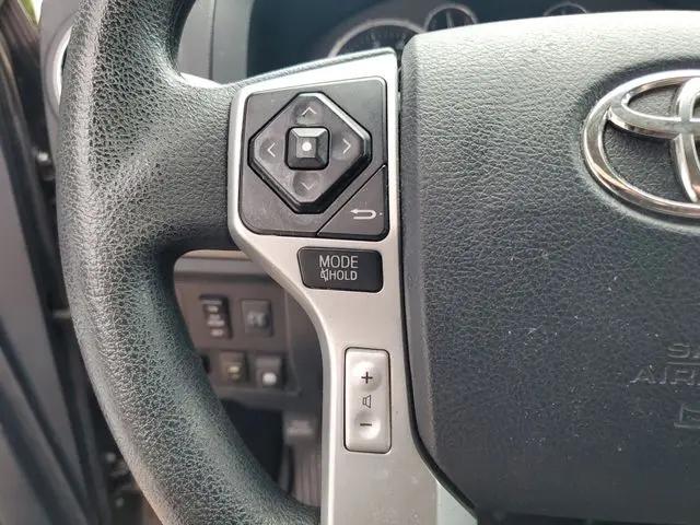 2017 Toyota Tundra SR5 5.7L V8