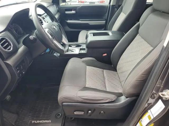 2017 Toyota Tundra SR5 5.7L V8