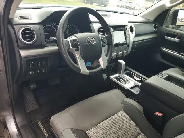 2017 Toyota Tundra SR5 5.7L V8