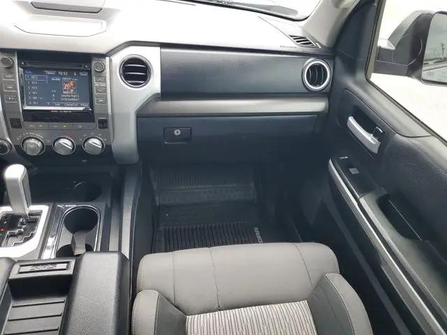 2017 Toyota Tundra SR5 5.7L V8