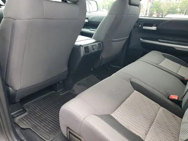 2017 Toyota Tundra SR5 5.7L V8