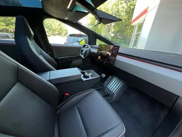 2025 Tesla Cybertruck Cyberbeast