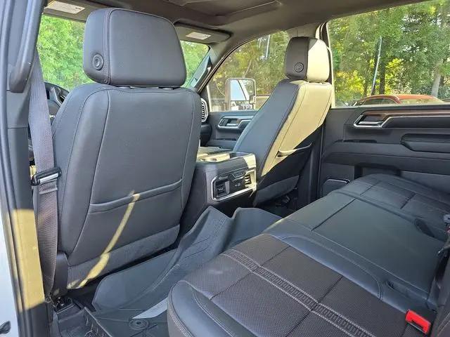 2024 Chevrolet Silverado 2500HD 4WD Crew Cab Standard Bed High Country
