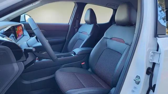 2025 Nissan Kicks SR Intelligent AWD