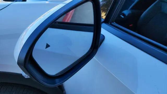 2025 Nissan Kicks SR Intelligent AWD
