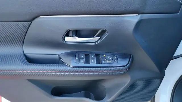 2025 Nissan Kicks SR Intelligent AWD