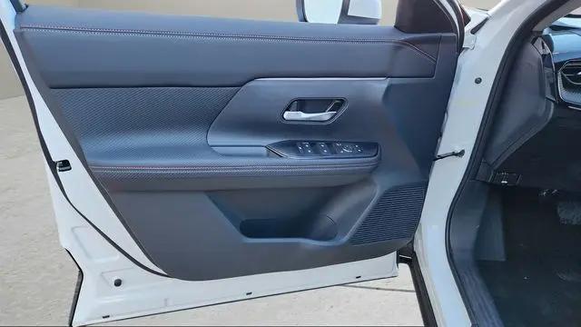 2025 Nissan Kicks SR Intelligent AWD