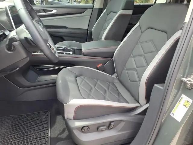 2024 Volkswagen Atlas 2.0T Peak Edition SE w/Technology