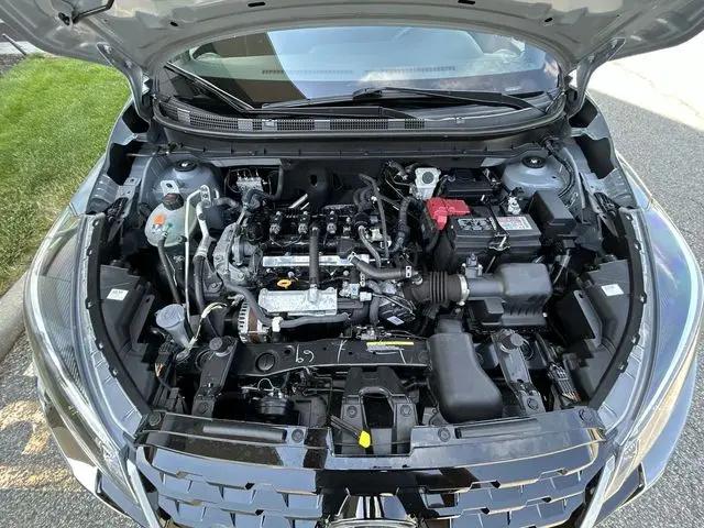 2024 Nissan Kicks SR Xtronic CVT