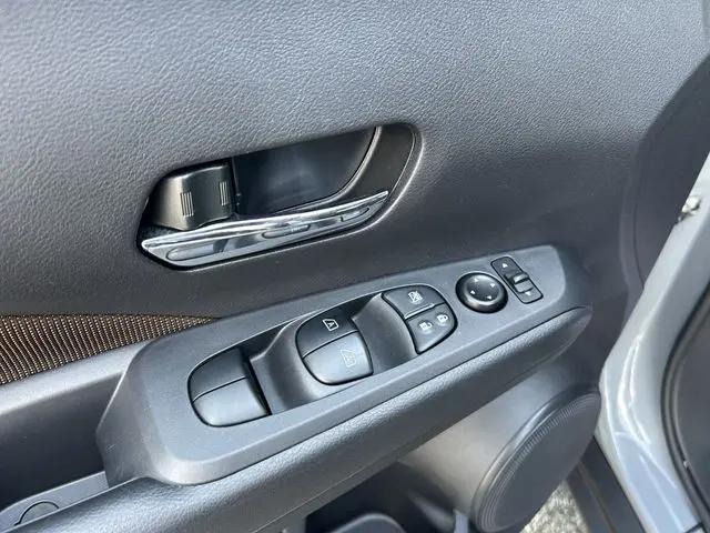2024 Nissan Kicks SR Xtronic CVT