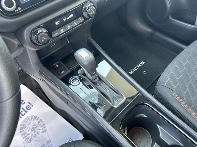 2024 Nissan Kicks SR Xtronic CVT