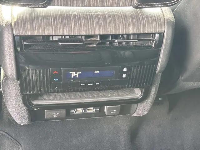 2024 Jeep Wagoneer Series II 4x2